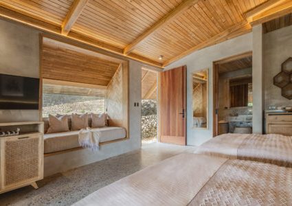 Manami_Oceanview-Suites-2-scaled-600x300-1.jpg