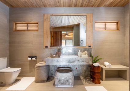Manami_Poolside-Suites_King-6-scaled-600x300-1.jpg